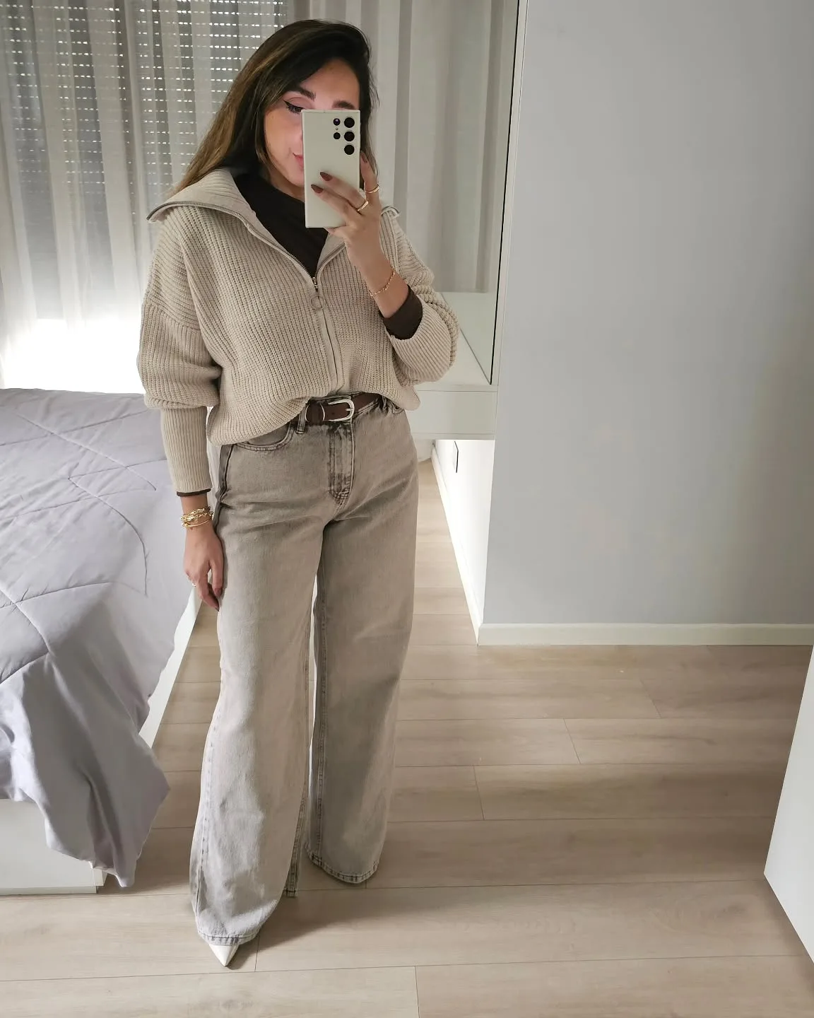Wide Legs Ice Brown Jeans view 2