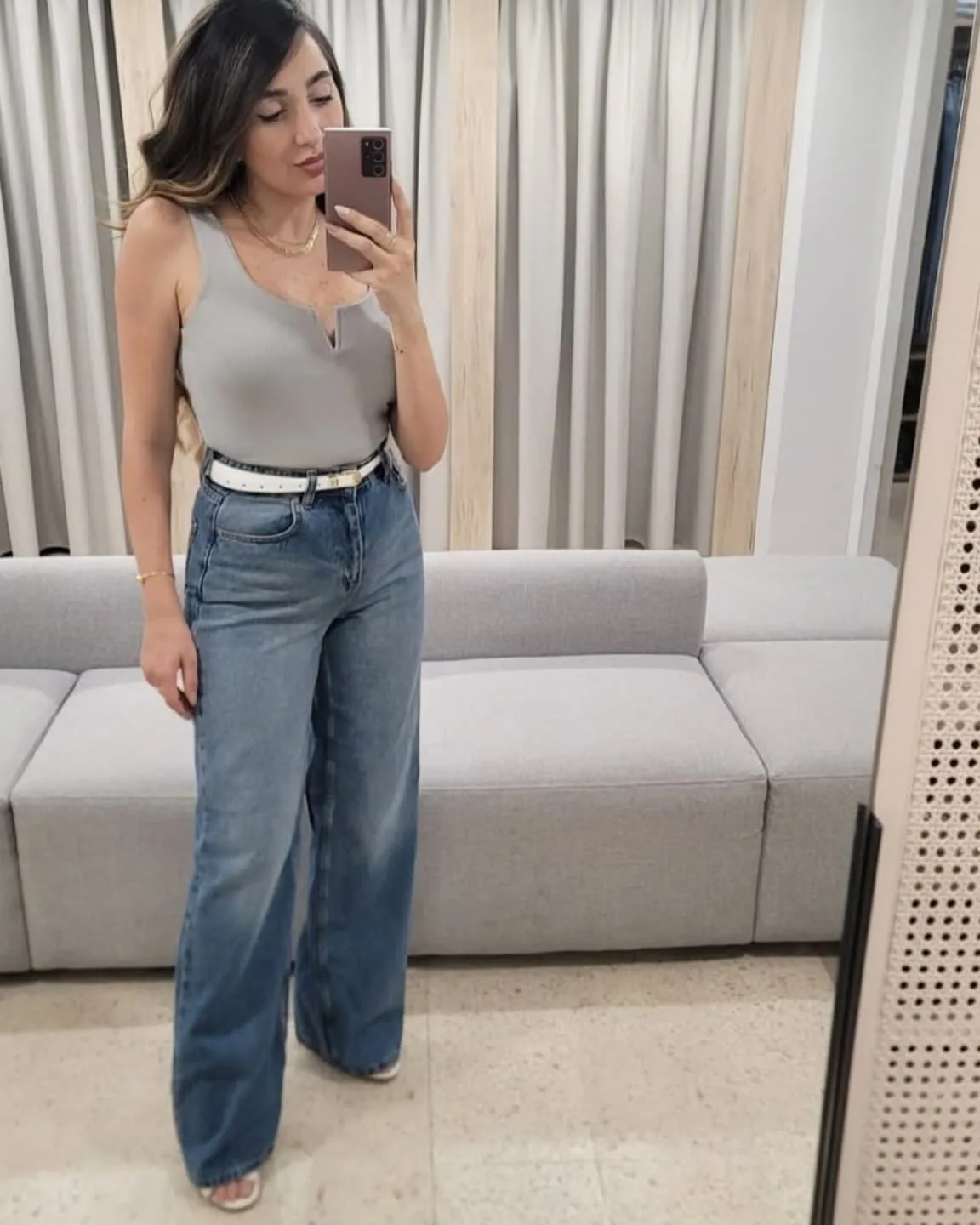Basic Tanktop V Notch view 1