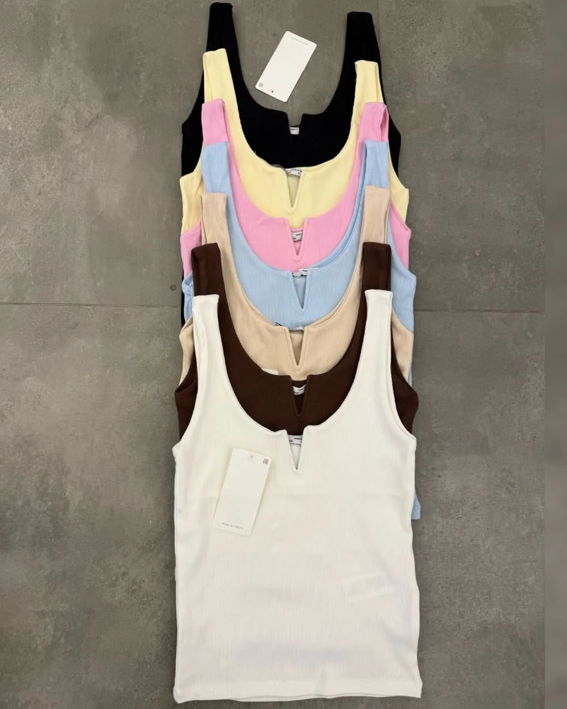 Basic Tanktop V Notch view 2