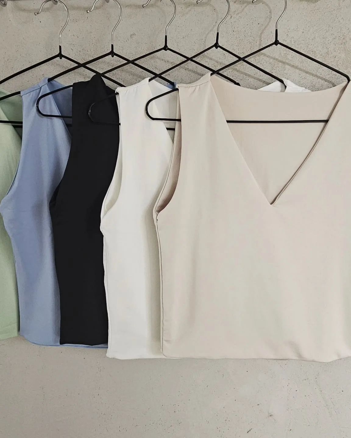 V Neck basic Crop Top view 2