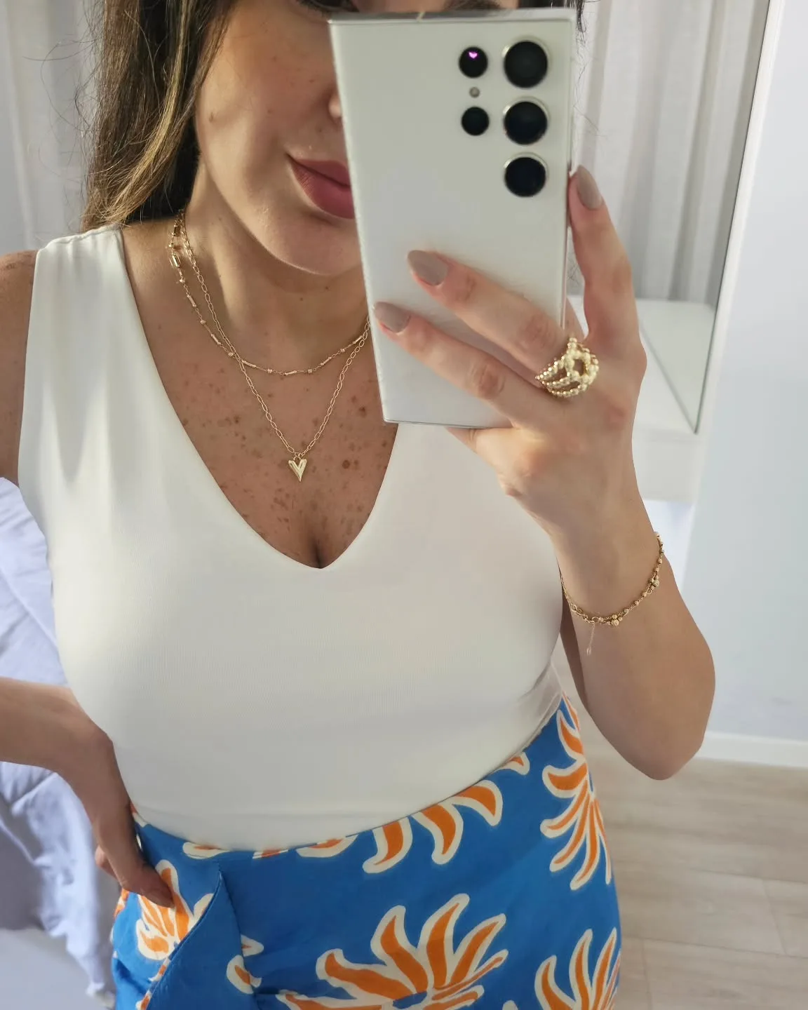 V Neck basic Crop Top view 3