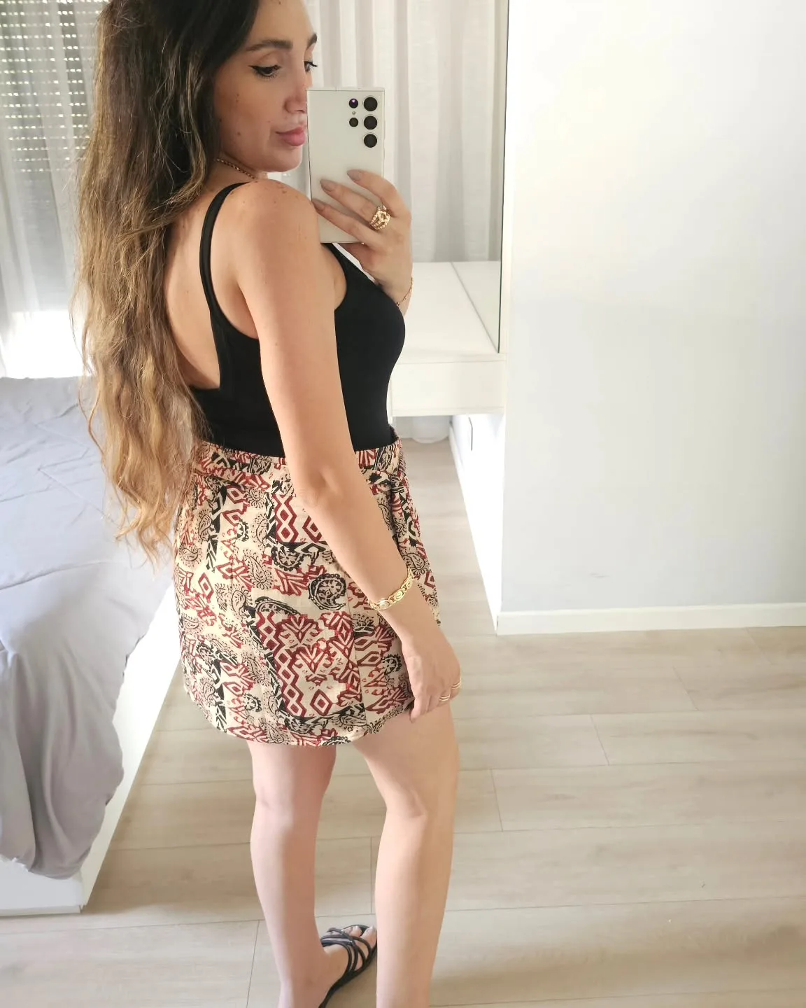 Basic Tanktop (Lower back) view 1
