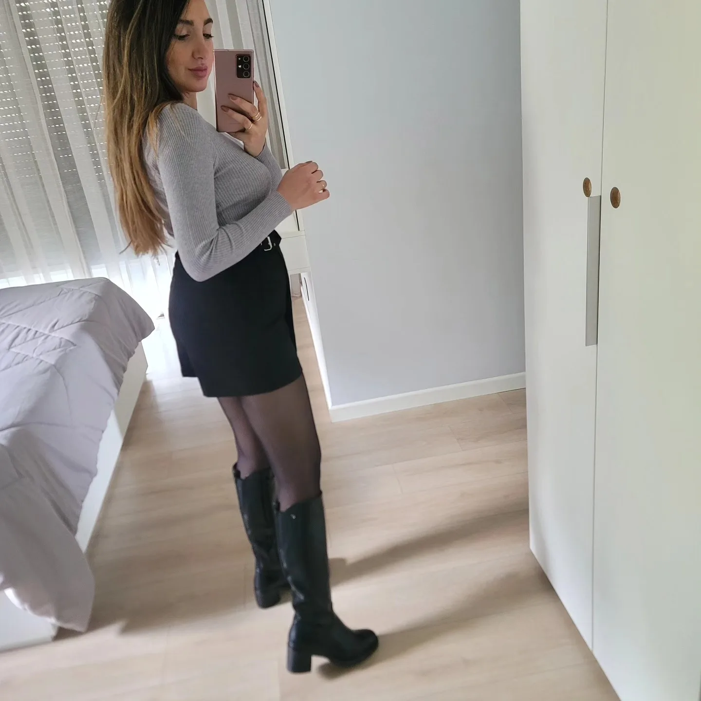 Soft Ribbed Wool Basic V Neck view 3