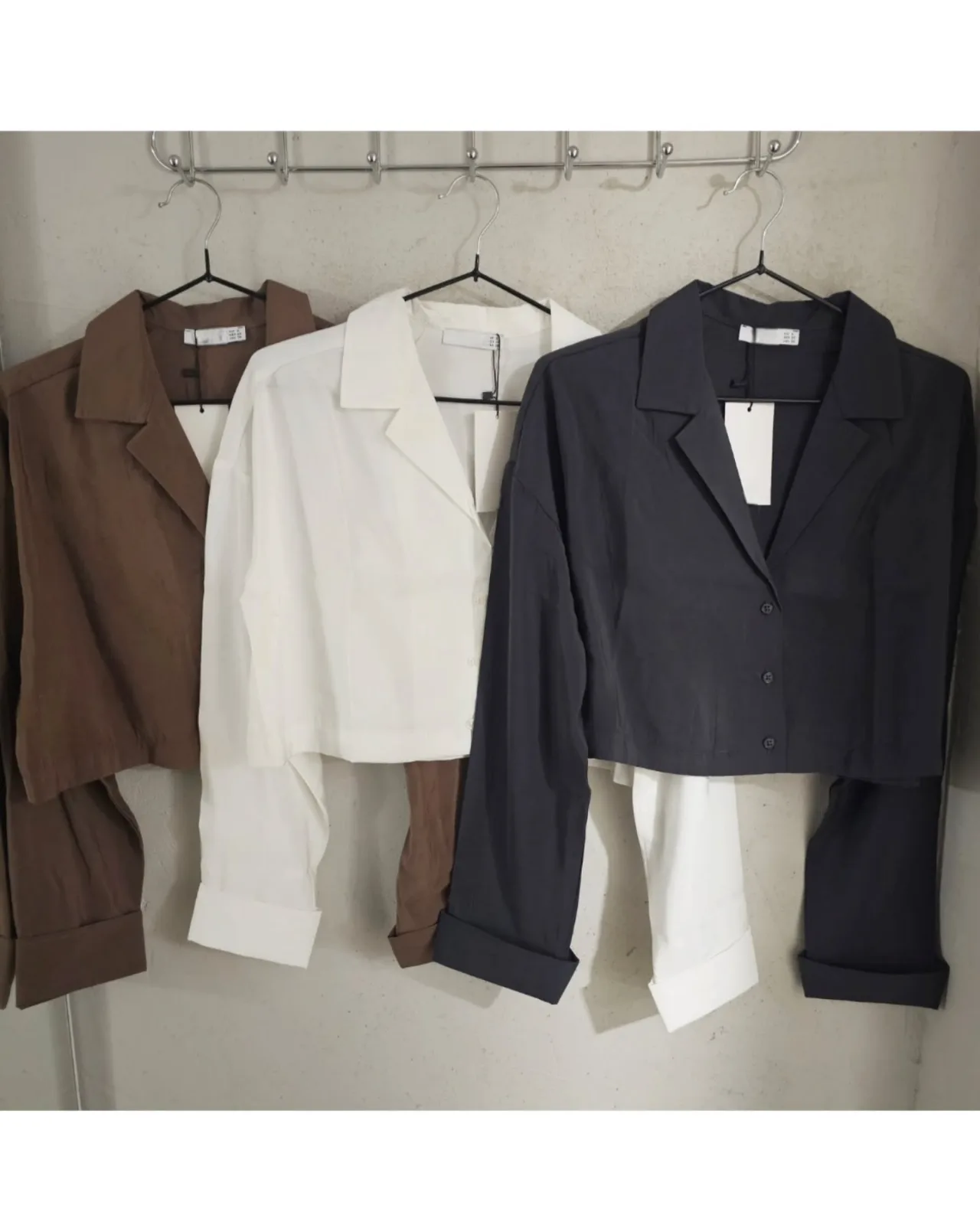 Linen Cropped Shirt view 3