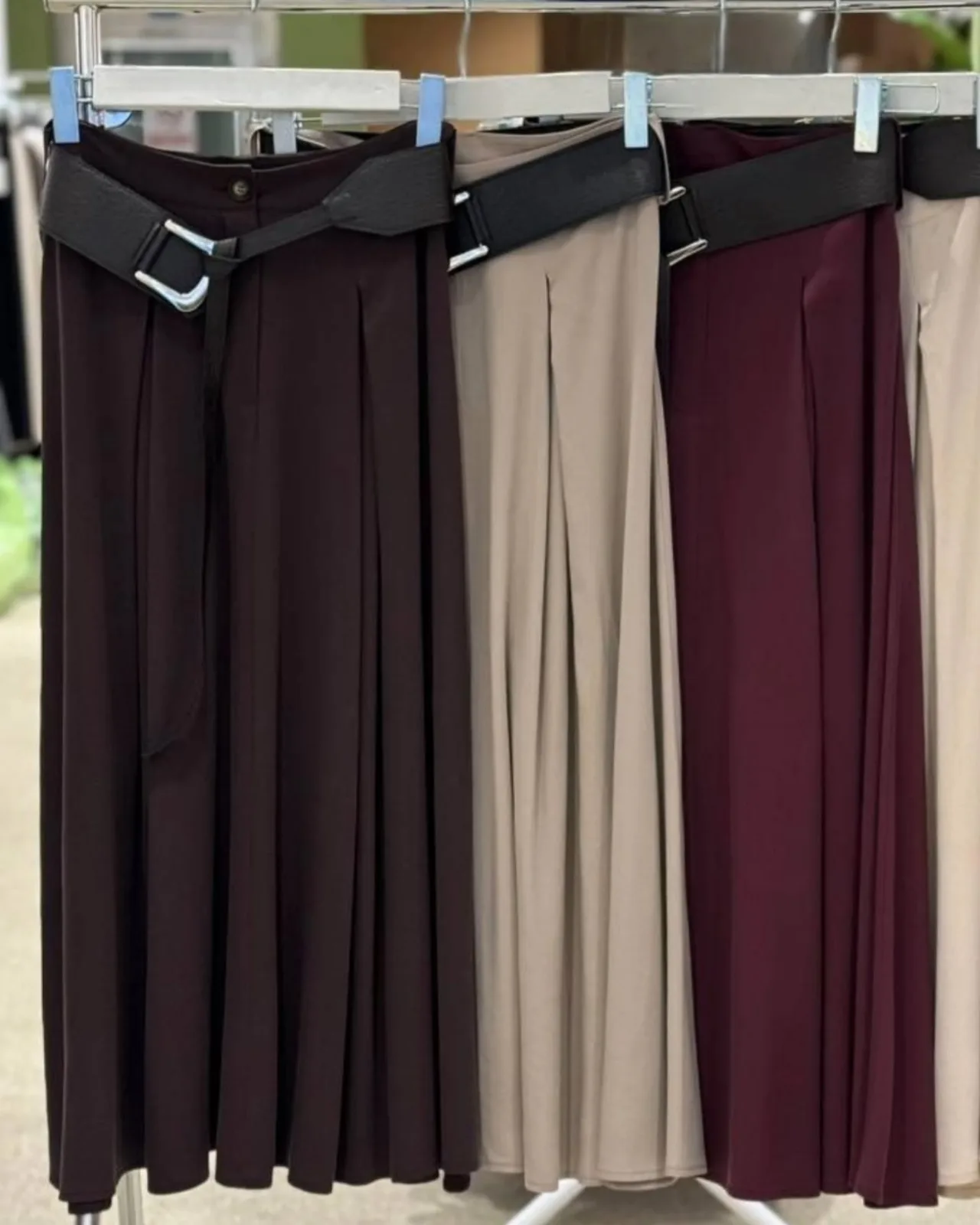 Long Linen Pleated Skirt view 3