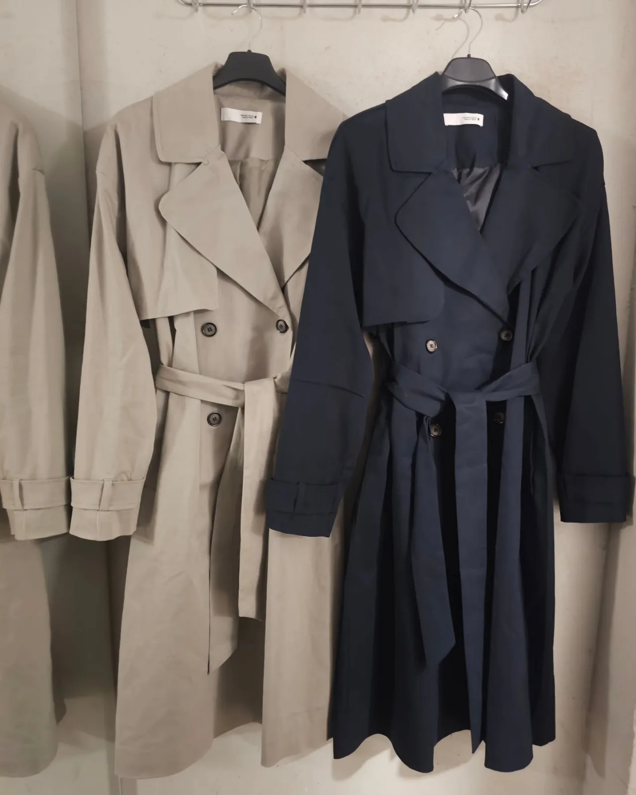 Long Trenchcoat (Navy/Greige) view 3