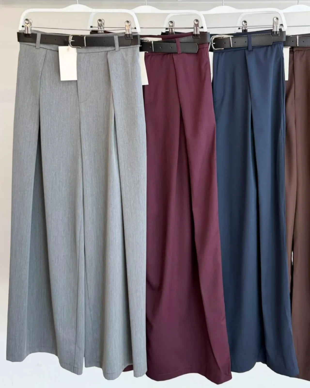Wide Legs Balloon Pants view 3