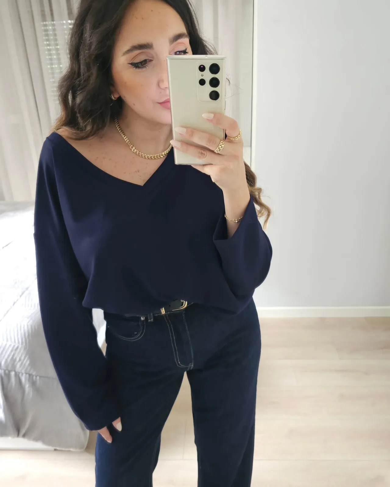 Cropped Long Sleeve Cotton V Neck Tshirt view 4